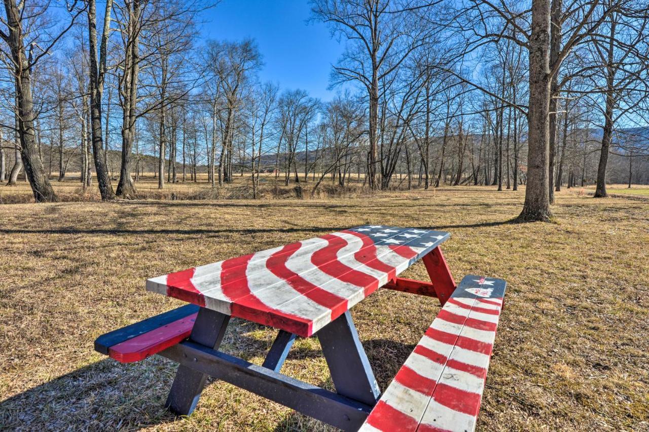 Berkeley Springs Haven With Sleepy Creek Access! Apartment Luaran gambar